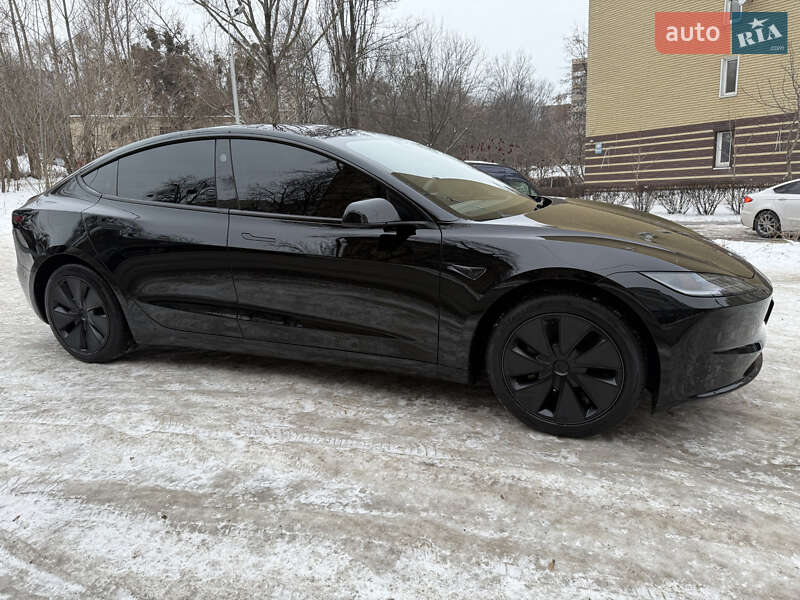 Седан Tesla Model 3 2024 в Києві