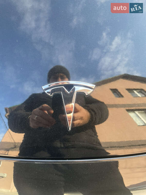 Седан Tesla Model 3 2019 в Запоріжжі