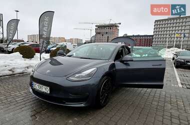 Седан Tesla Model 3 2022 в Львові