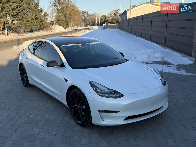Седан Tesla Model 3 2019 в Ровно