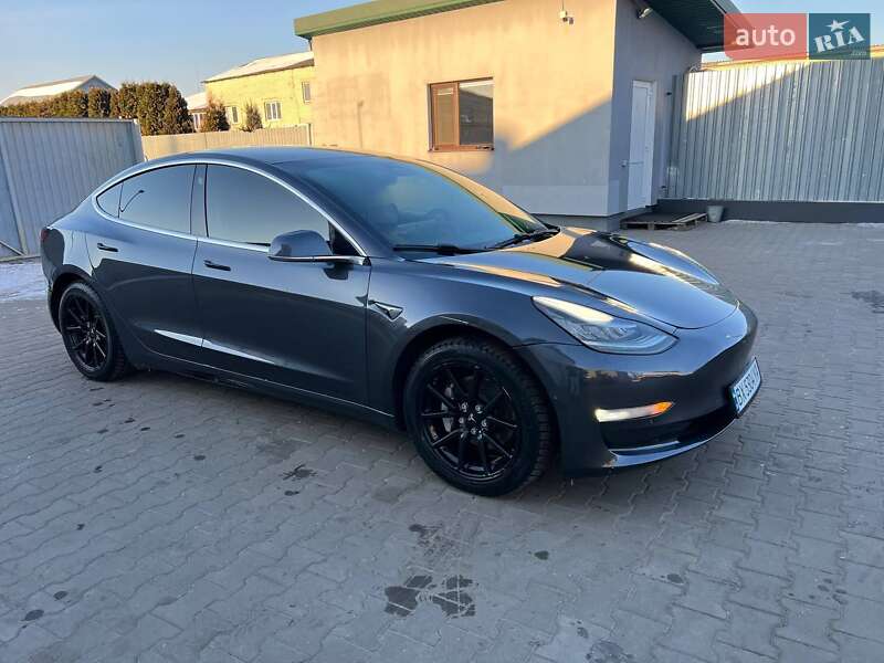 Седан Tesla Model 3 2019 в Луцьку