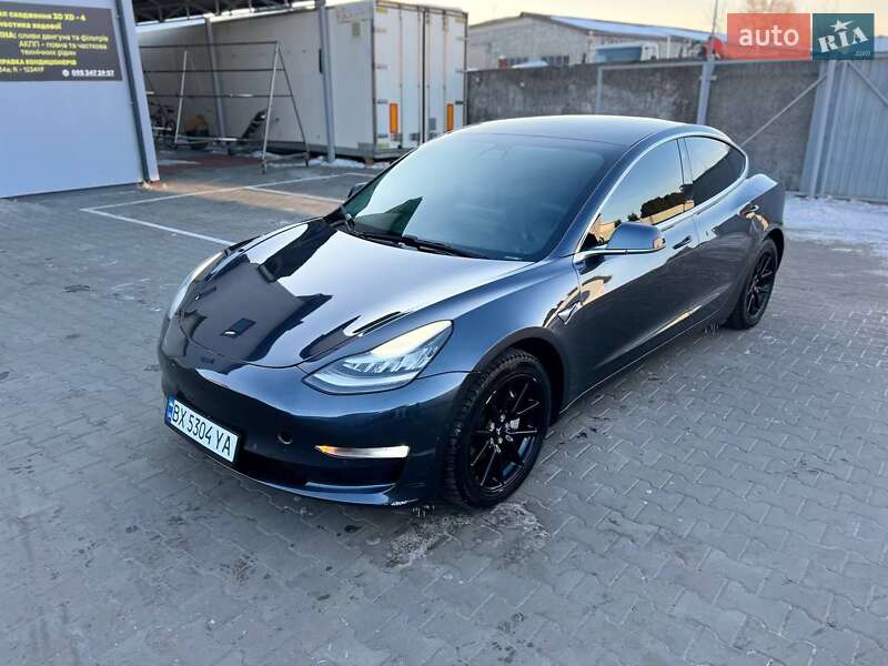 Седан Tesla Model 3 2019 в Луцьку