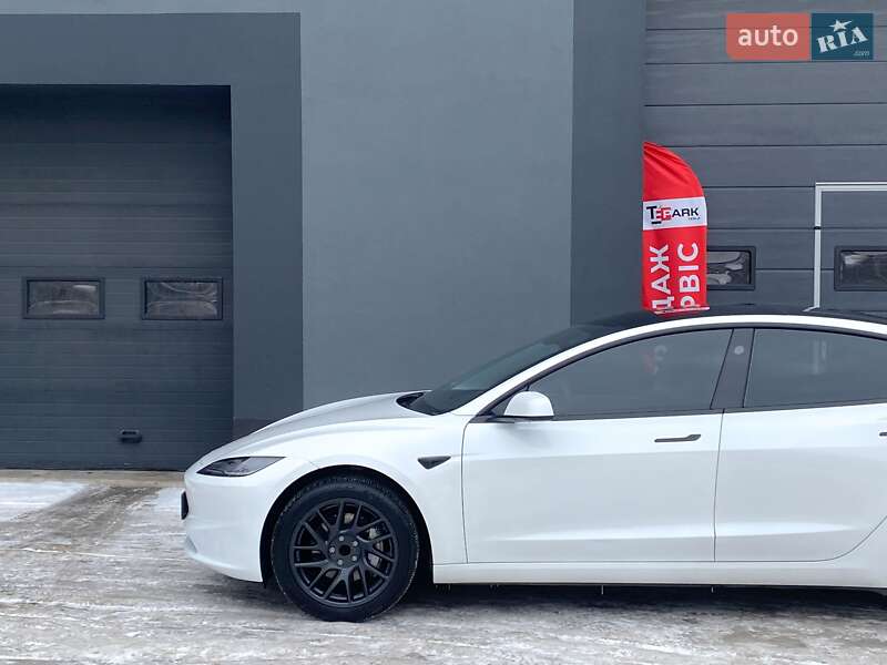 Седан Tesla Model 3 2025 в Києві