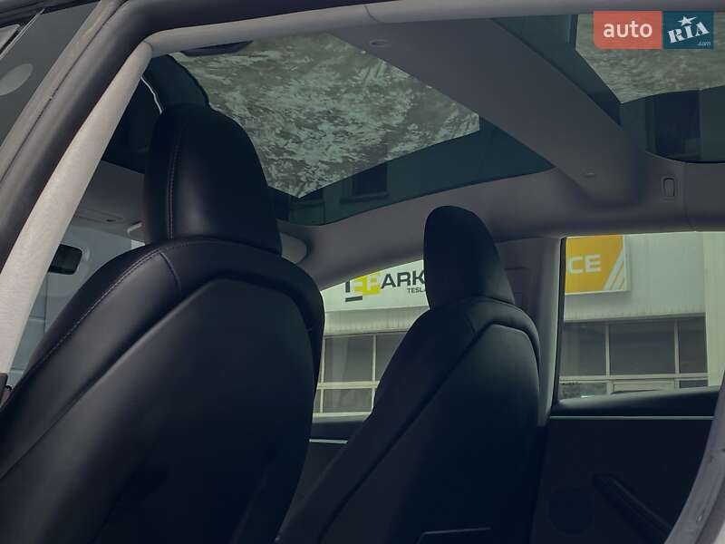 Седан Tesla Model 3 2025 в Києві