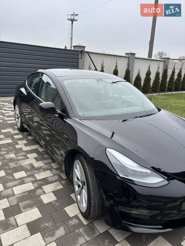 Седан Tesla Model 3 2021 в Ивано-Франковске