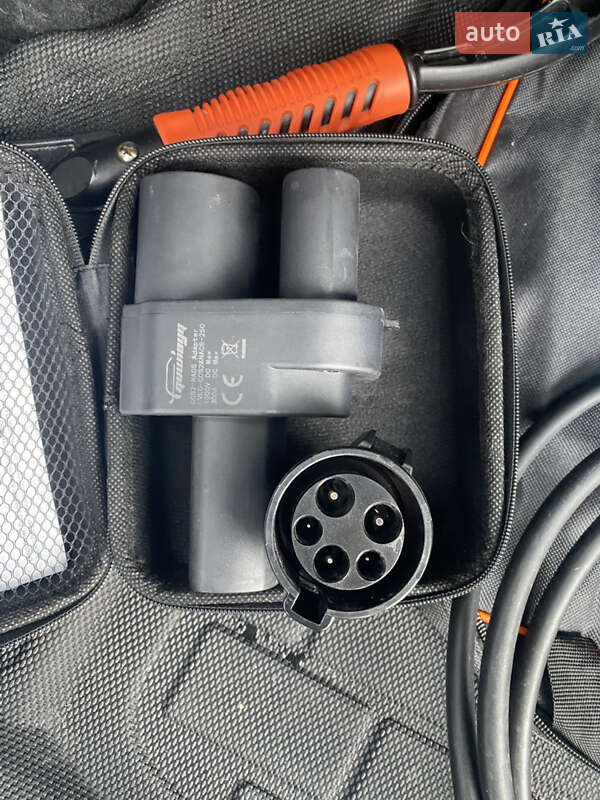 Седан Tesla Model 3 2018 в Харкові