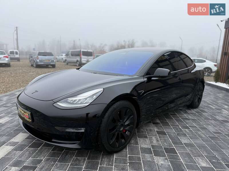 Седан Tesla Model 3 2018 в Коломиї