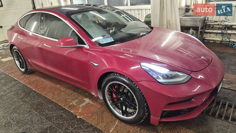 Седан Tesla Model 3 2018 в Києві