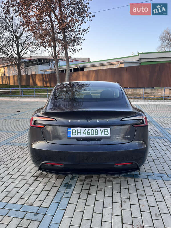 Седан Tesla Model 3 2024 в Виннице