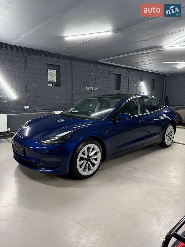 Седан Tesla Model 3 2023 в Киеве