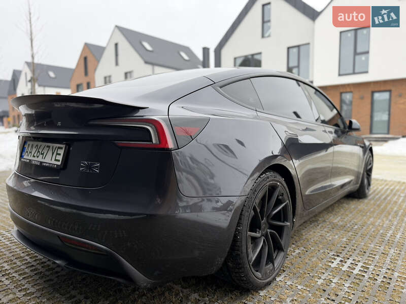 Седан Tesla Model 3 2024 в Львове