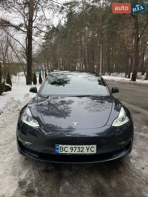 Седан Tesla Model 3 2023 в Львові