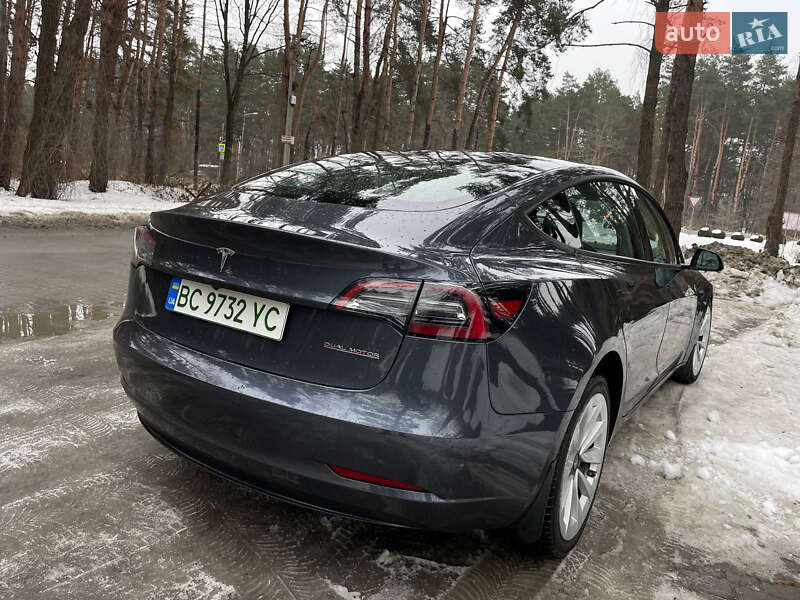 Седан Tesla Model 3 2023 в Львові