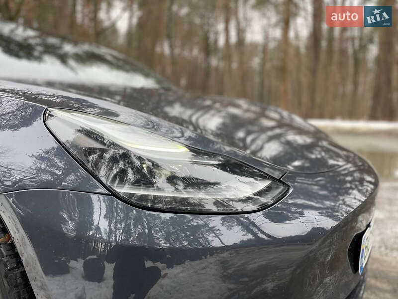 Седан Tesla Model 3 2023 в Львові