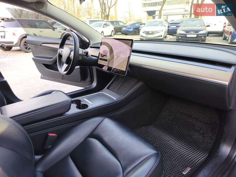 Седан Tesla Model 3 2021 в Днепре