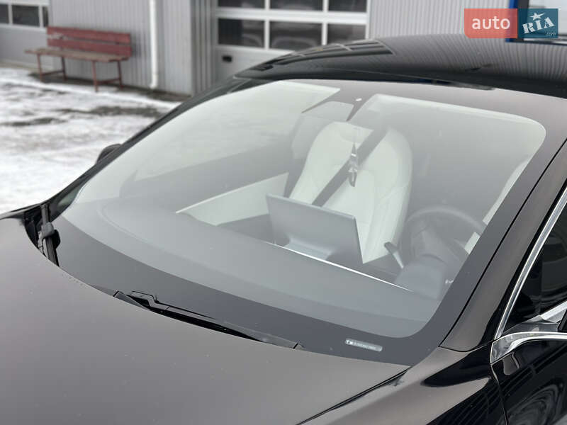 Седан Tesla Model 3 2020 в Рівному