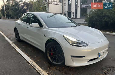 Седан Tesla Model 3 2019 в Киеве