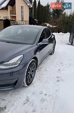 Седан Tesla Model 3 2018 в Луцке