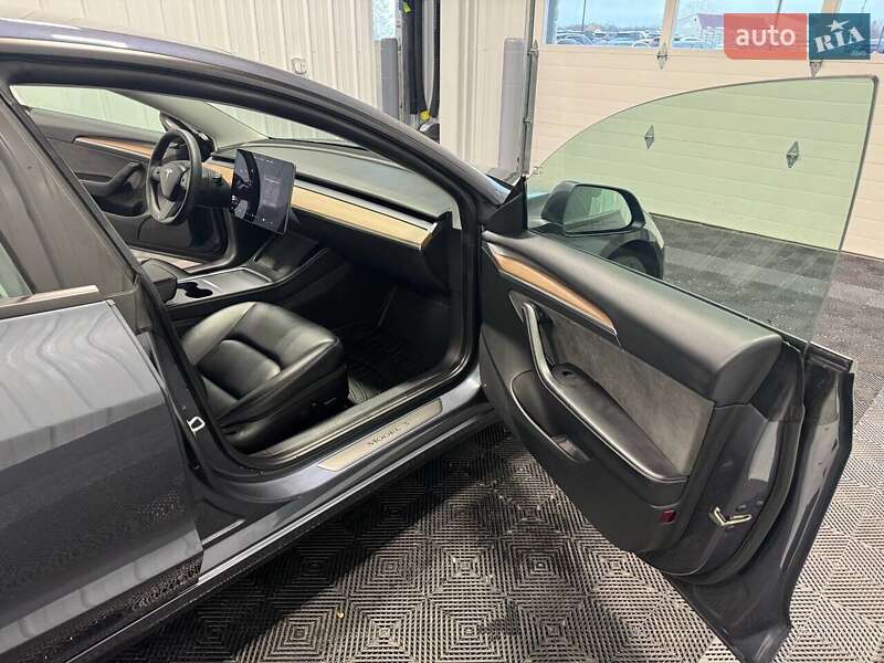 Седан Tesla Model 3 2021 в Львове фото 25 Седан Tesla Model 3 2021 в Львове