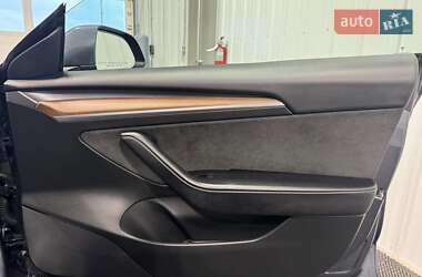 Седан Tesla Model 3 2021 в Львове