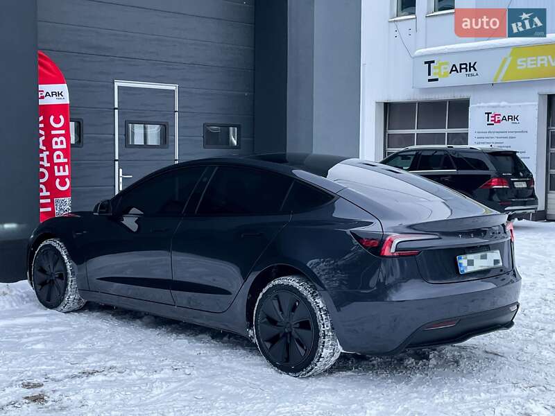 Седан Tesla Model 3 2025 в Киеве фото 7 Седан Tesla Model 3 2025 в Киеве