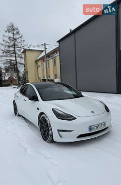 Седан Tesla Model 3 2021 в Калуші
