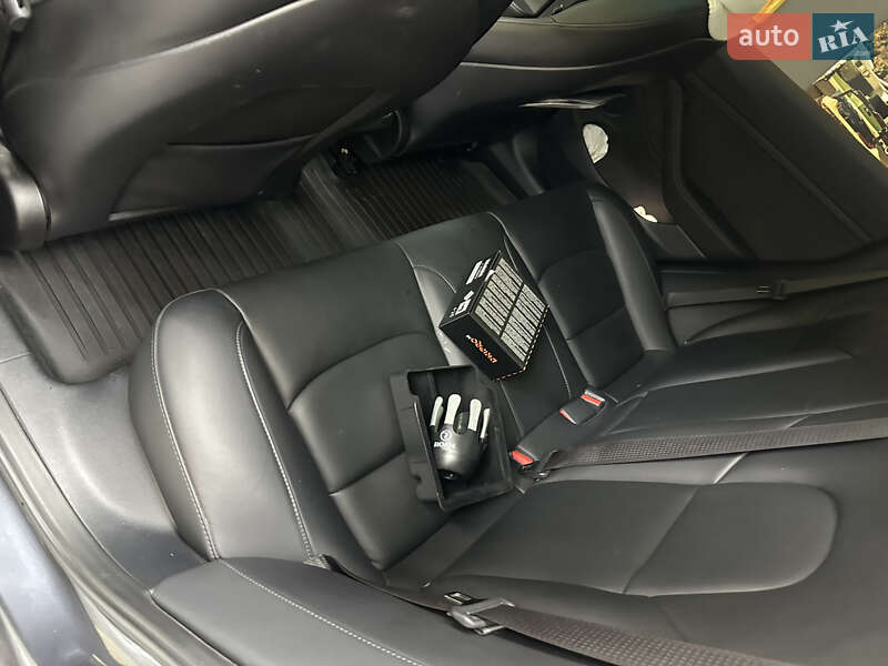 Седан Tesla Model 3 2023 в Днепре