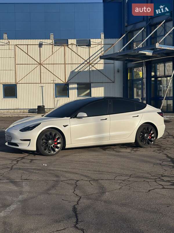 Седан Tesla Model 3 2023 в Миколаєві