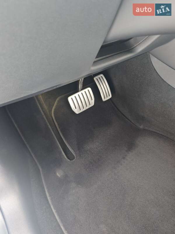 Седан Tesla Model 3 2023 в Фастові