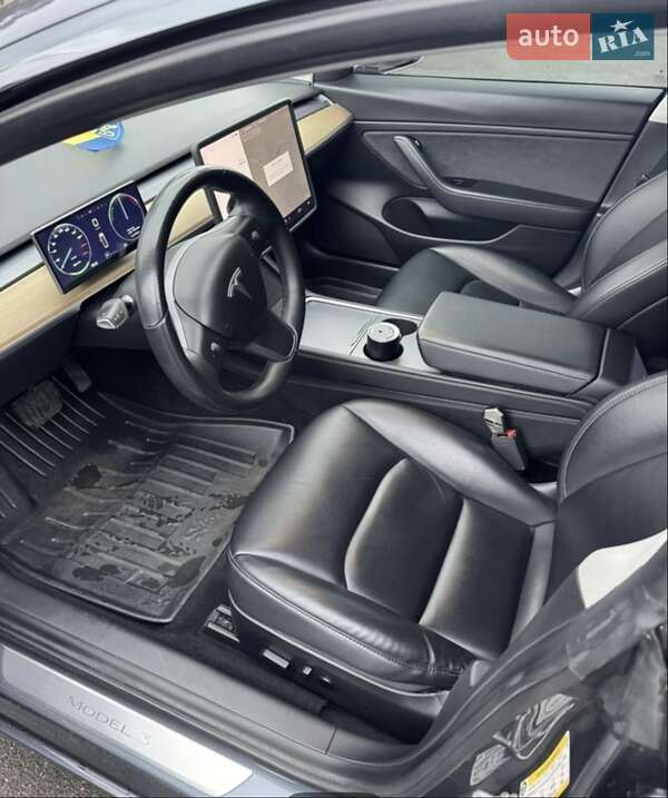 Седан Tesla Model 3 2020 в Днепре