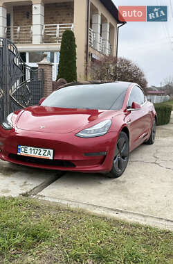 Седан Tesla Model 3 2018 в Новоселице