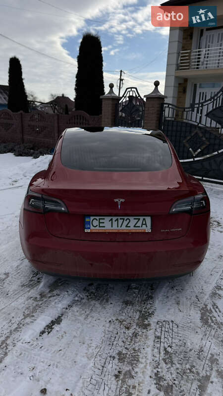 Седан Tesla Model 3 2018 в Новоселице