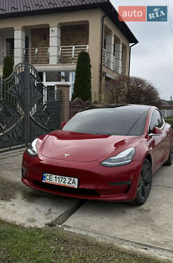 Седан Tesla Model 3 2018 в Новоселице