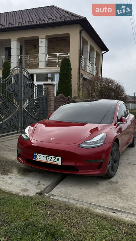 Седан Tesla Model 3 2018 в Новоселице