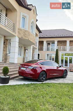 Седан Tesla Model 3 2018 в Новоселице