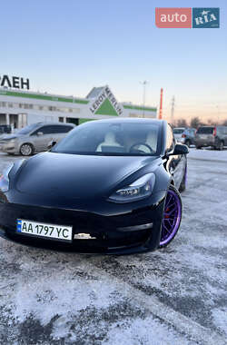 Седан Tesla Model 3 2022 в Киеве