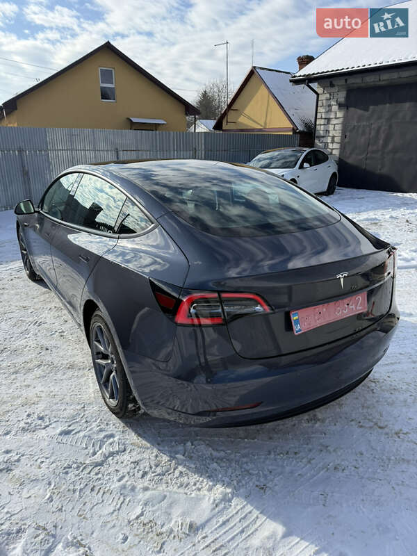 Седан Tesla Model 3 2021 в Луцьку