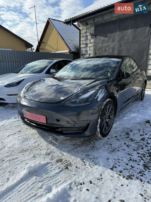 Седан Tesla Model 3 2021 в Луцьку