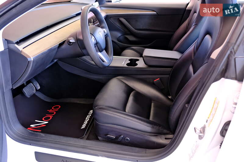 Седан Tesla Model 3 2022 в Одессе