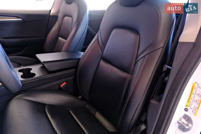 Седан Tesla Model 3 2022 в Одессе