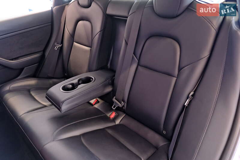 Седан Tesla Model 3 2022 в Одессе