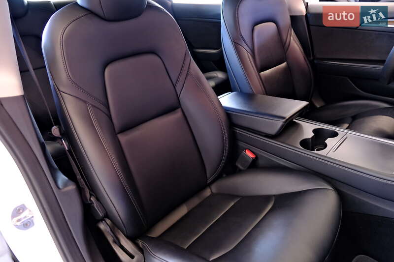 Седан Tesla Model 3 2022 в Одессе