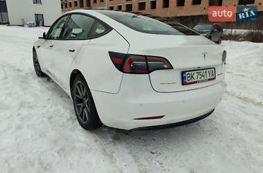 Седан Tesla Model 3 2022 в Ровно