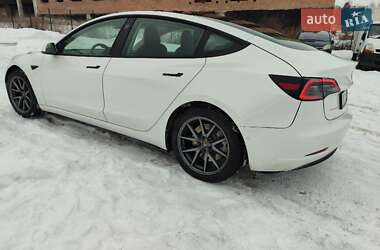 Седан Tesla Model 3 2022 в Ровно