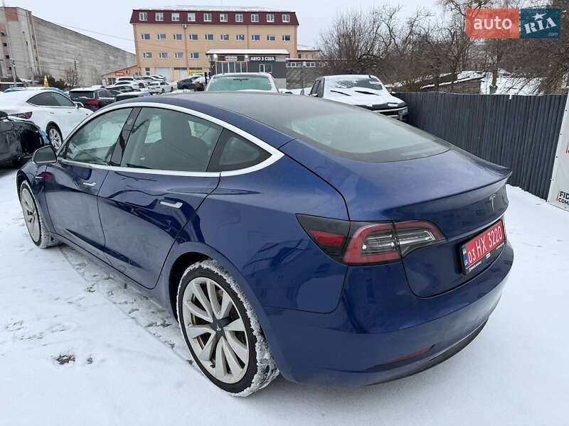 Седан Tesla Model 3 2020 в Луцьку