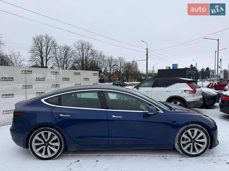 Седан Tesla Model 3 2020 в Луцьку