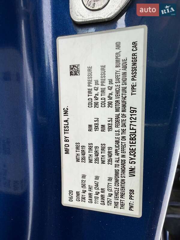 Седан Tesla Model 3 2020 в Луцьку