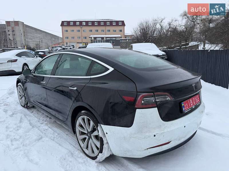 Седан Tesla Model 3 2019 в Луцьку