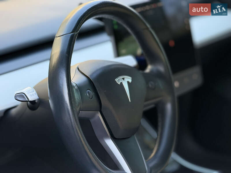 Седан Tesla Model 3 2018 в Одесі