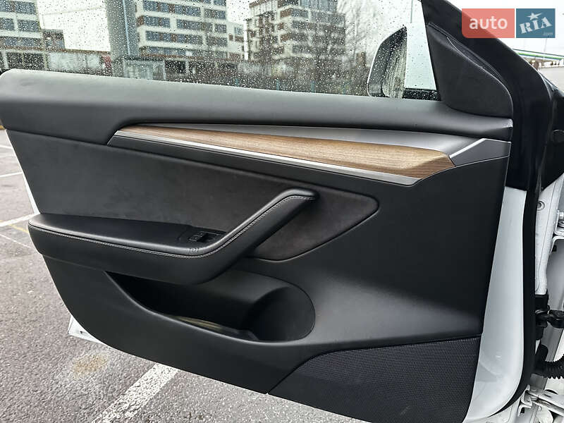 Седан Tesla Model 3 2022 в Ужгороде фото 27 Седан Tesla Model 3 2022 в Ужгороде